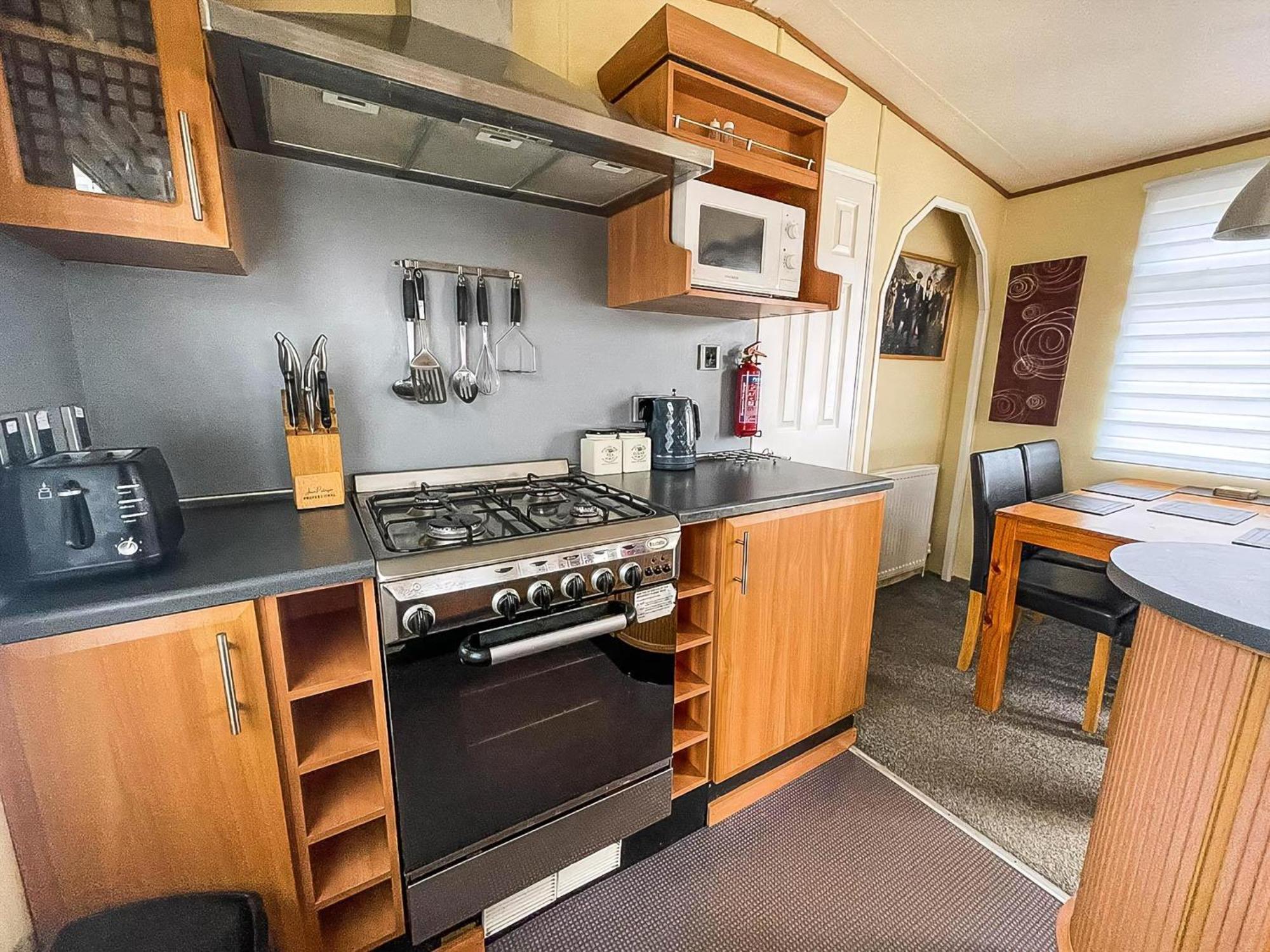 Great Dog Friendly Caravan To Hire With Field Views In Norfolk Ref 10132B Belton with Browston Extérieur photo